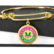 Hug me I am vacinnated hand made bracelet - aybendito