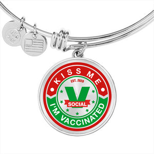 Kiss me I am vccinated hand made bracelet from Victoria Social Collection - aybendito