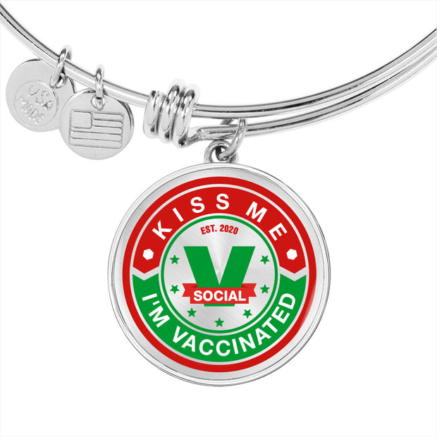 Kiss me I am vccinated hand made bracelet from Victoria Social Collection - aybendito